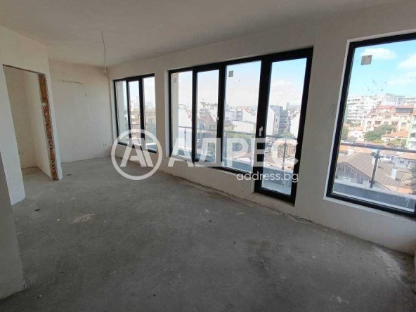 Двустаен апартамент в Варна, Погреби - 80 кв.м за 861 €/кв.м - Снимка #1