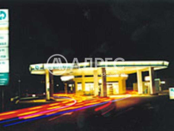 Дава се под наем Магазин в Разград, Център - 3018 кв.м за 3989.73 € - Снимка #1