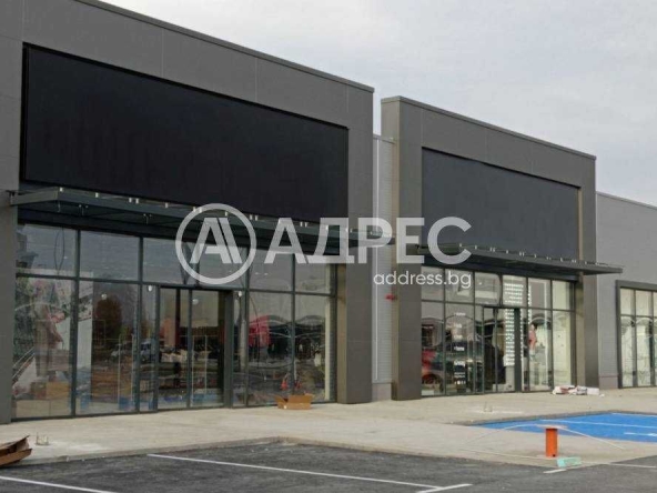 Дава се под наем Магазин в Разград, Център - 1000 кв.м за 9974.58 € - Снимка #1