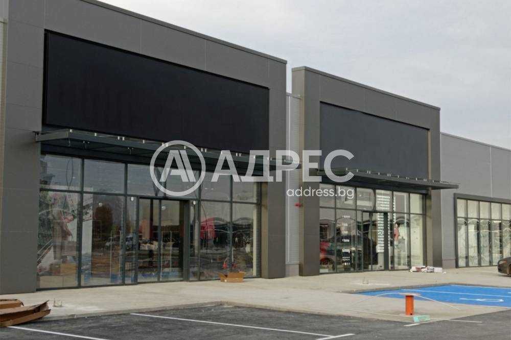 Дава се под наем Магазин в Разград, Център - 1000 кв.м за 9974.58 € - Снимка #1