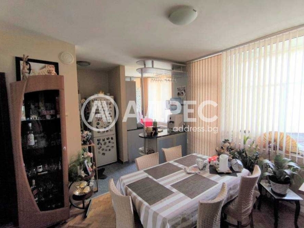 Тристаен апартамент в Разград, Лудогорие - 98 кв.м за 724 €/кв.м - Снимка #1