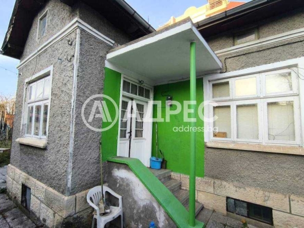 Дава се под наем Къща в Разград, Център - 72 кв.м за 98749.77 € - Снимка #1