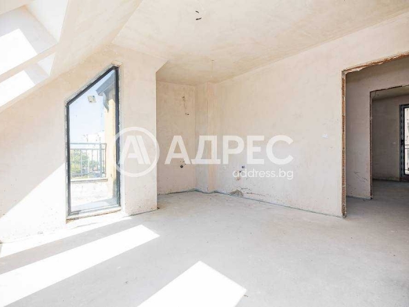 Двустаен апартамент в Варна, Център - 63 кв.м за 1424 €/кв.м - Снимка #1