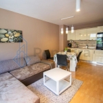 Дава се под наем Тристаен апартамент в София, Витоша - 80 кв.м за 573.24 € - Снимка #1