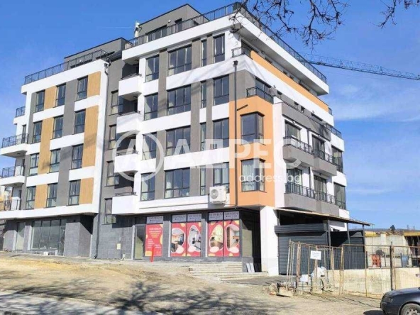 Тристаен апартамент в Варна, Цветен квартал - 90 кв.м за 992 €/кв.м - Снимка #1