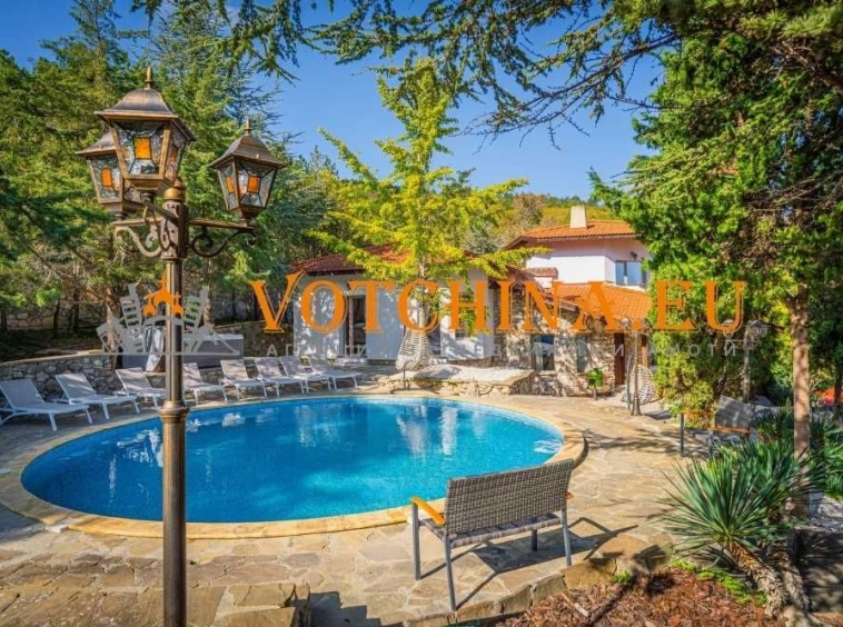 Къща в с. Рогачево, Област Добрич - 404 кв.м за 1515 €/кв.м - Снимка #1