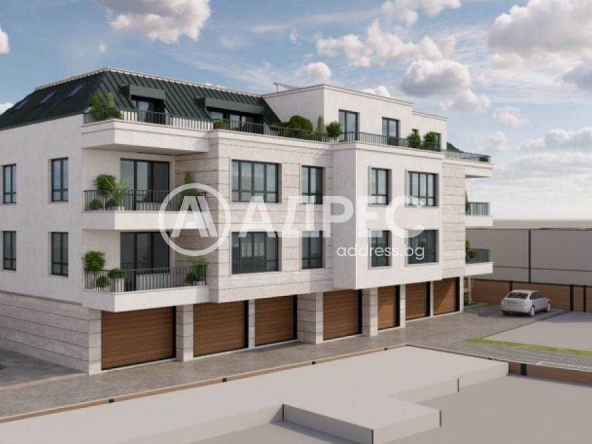 Тристаен апартамент в Разград, Център - 127 кв.м за 512 €/кв.м - Снимка #1