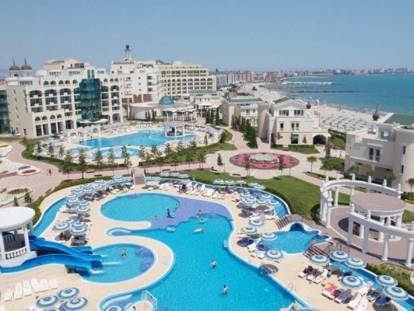 Двустаен апартамент в Поморие - 69 кв.м за 496 €/кв.м - Снимка #1