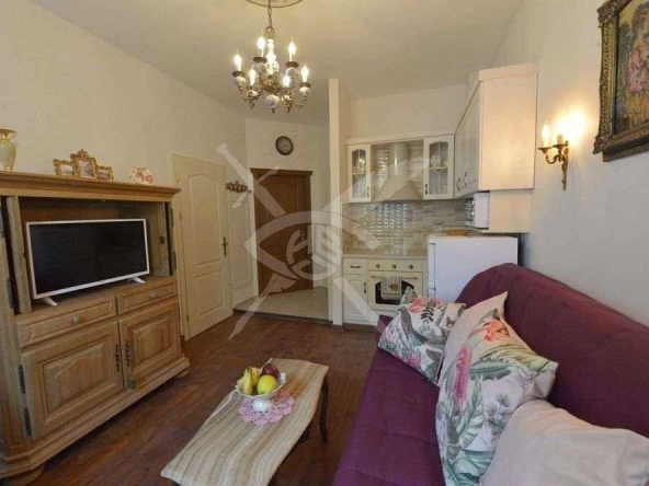 Дава се под наем Двустаен апартамент в Пловдив, Център - 58 кв.м за 448.8 € - Снимка #1