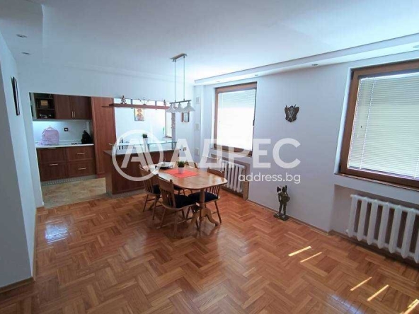 Дава се под наем Тристаен апартамент в Разград, Освобождение - 97 кв.м за 122400 € - Снимка #1