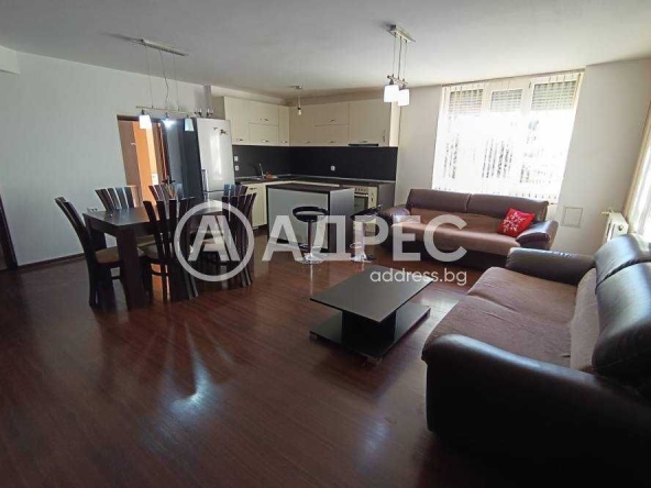 Дава се под наем Двустаен апартамент в Разград, Освобождение - 80 кв.м за 255 € - Снимка #1