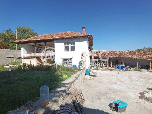 Къща в с. Каменар, Област Разград - 255 кв.м за 90 €/кв.м - Снимка #1