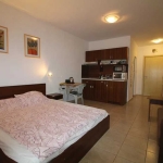 Дава се под наем Едностаен апартамент в к.к. Слънчев бряг - 36 кв.м за 255 € - Снимка #1