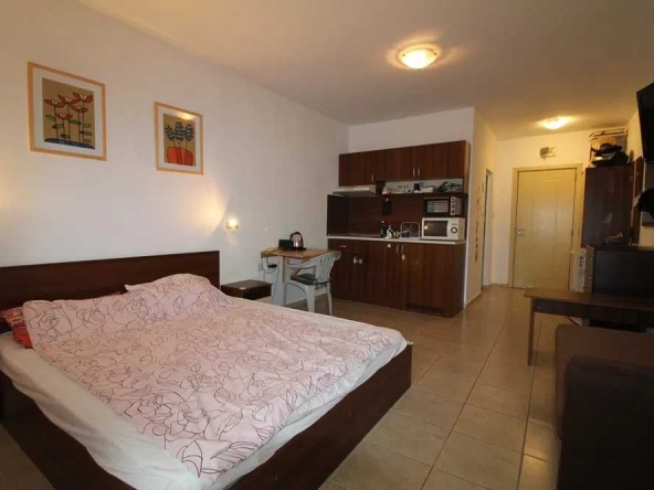 Дава се под наем Едностаен апартамент в к.к. Слънчев бряг - 36 кв.м за 255 € - Снимка #1