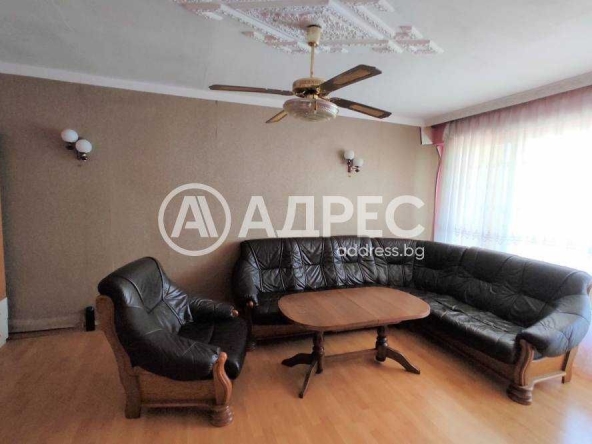 Тристаен апартамент в Разград, Орел - 75 кв.м за 884 €/кв.м - Снимка #1