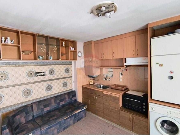 Етаж от къща в Шумен, Център - 39 кв.м за 1557 €/кв.м - Снимка #1