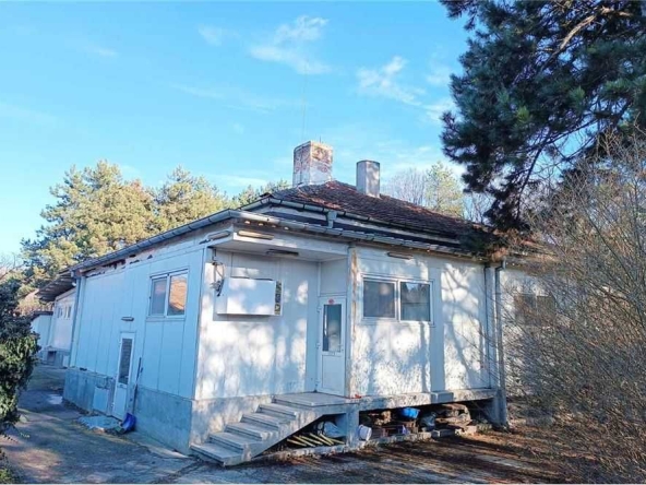 Промишлена сграда в Русе, Промишлена зона - Запад - 2245 кв.м за 153 €/кв.м - Снимка #1