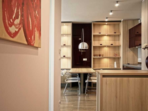 Дава се под наем Тристаен апартамент в София, Витоша - 90 кв.м за 1050 € - Снимка #1