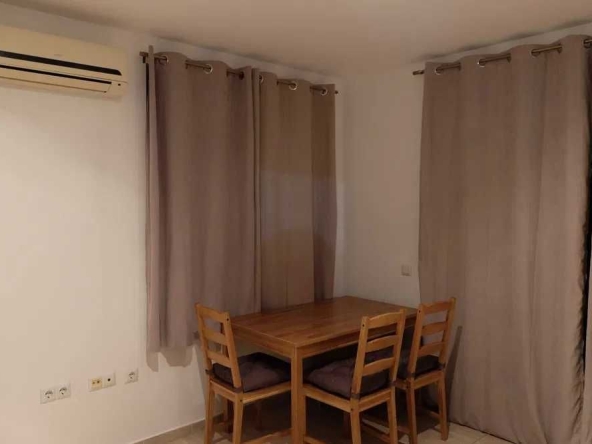 Дава се под наем Ателие в Черноморец - 32 кв.м за 191.25 € - Снимка #1