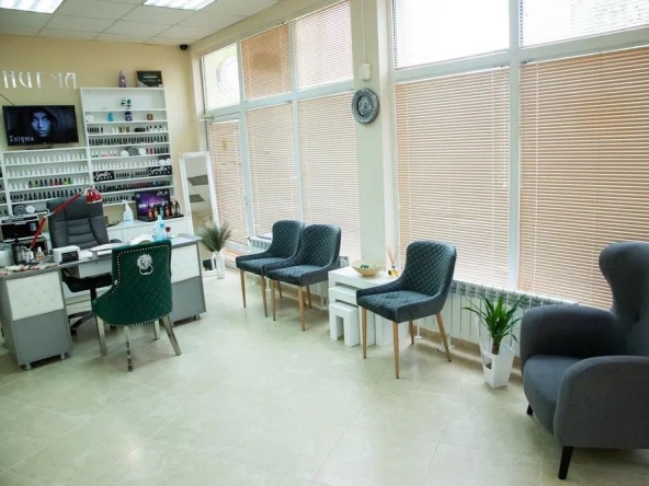 Магазин в Добрич, Автогара - 47 кв.м за 1596 €/кв.м - Снимка #1