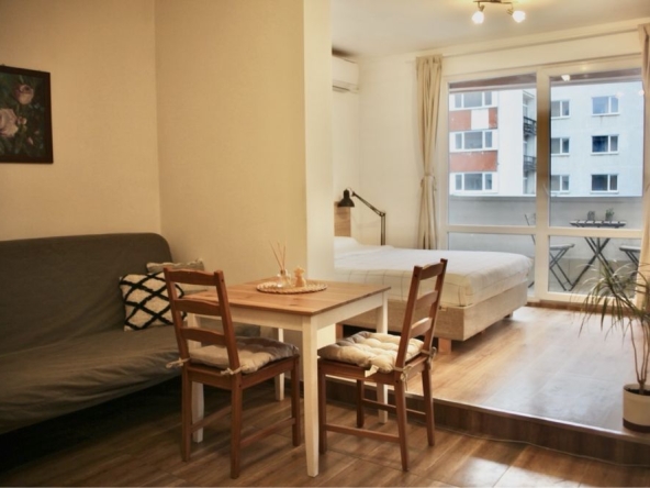 Дава се под наем Едностаен апартамент в София, Студентски град - 41 кв.м за 40.8 € - Снимка #1