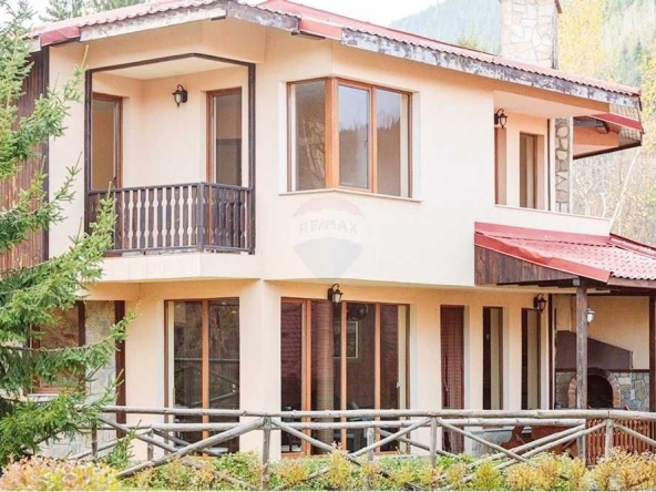 Къща в к.к. Пампорово - 247 кв.м за 304 €/кв.м - Снимка #1