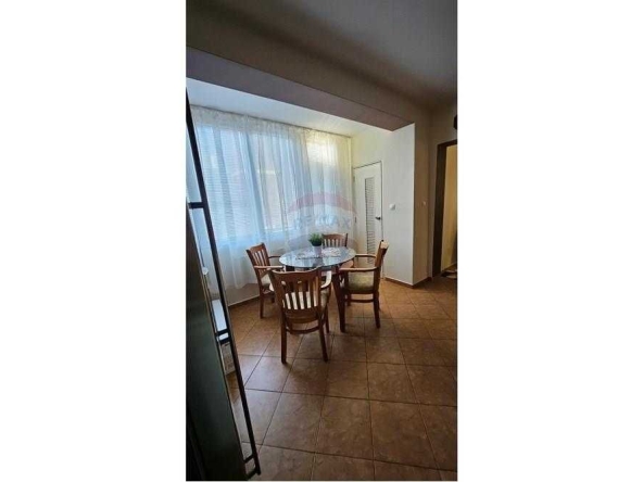 Тристаен апартамент в София, Витоша - 104 кв.м за 12 €/кв.м - Снимка #1