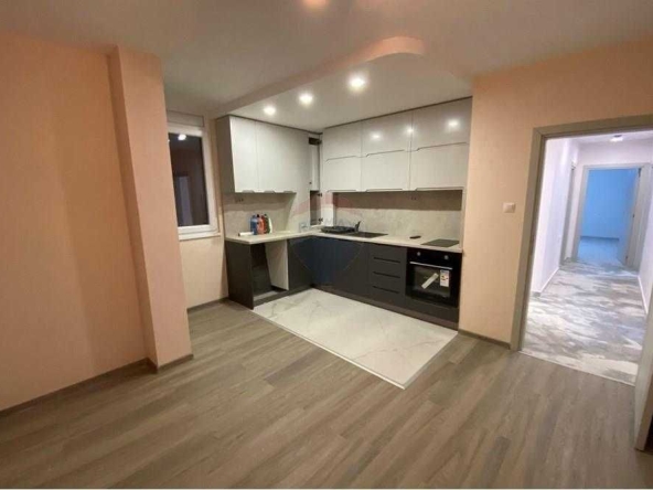 Тристаен апартамент в Разград, Център - 99 кв.м за 1808 €/кв.м - Снимка #1