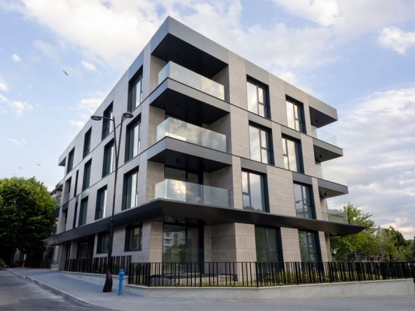 Двустаен апартамент в Несебър - 77 кв.м за 3247 €/кв.м - Снимка #1