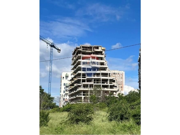Двустаен апартамент в Варна, Възраждане 1 - 63 кв.м за 1353 €/кв.м - Снимка #1