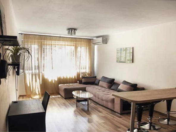 Дава се под наем Двустаен апартамент в Варна, Базар Левски - 70 кв.м за 600 € - Снимка #1