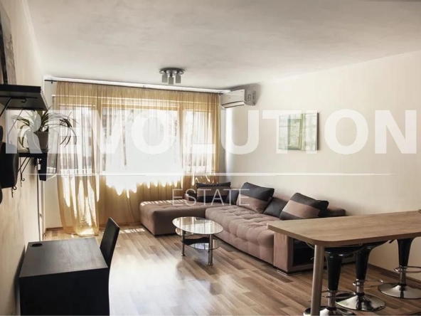 Дава се под наем Двустаен апартамент в Варна, Базар Левски - 70 кв.м за 600 € - Снимка #1