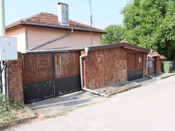 Къща в с. Разлив, Област София-област - 200 кв.м за 800 €/кв.м - Снимка #1