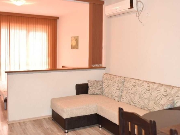 Дава се под наем Едностаен апартамент в Пловдив, Младежки Хълм - 60 кв.м за 275 € - Снимка #1