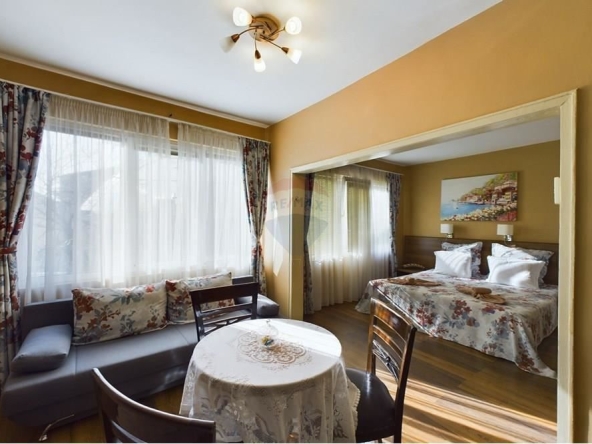 Четиристаен апартамент в Варна, Гръцка махала - 135 кв.м за 2438 €/кв.м - Снимка #1