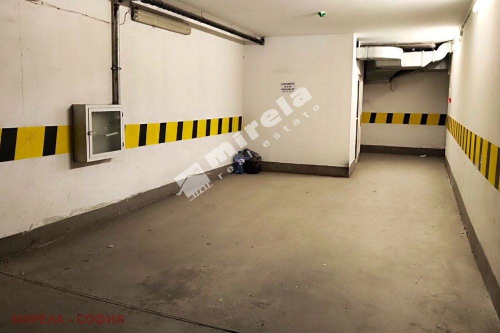 Дава се под наем Гараж / Паркомясто в София, Витоша - 20 кв.м за 102 € - Снимка #1