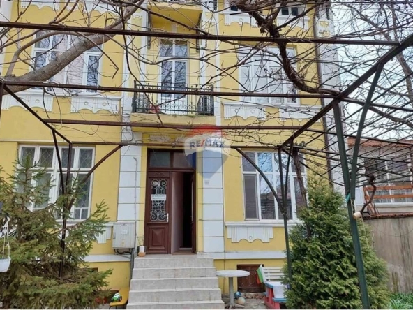 Дава се под наем Офис в Варна, Център - 75 кв.м за 650 € - Снимка #1