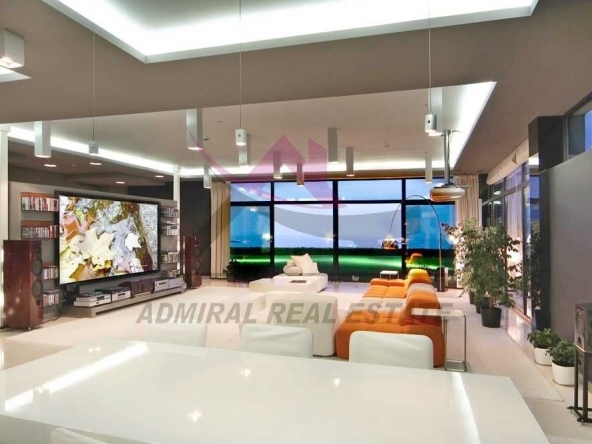 Дава се под наем Къща в Варна, Бриз - 860 кв.м за 5000 € - Снимка #1