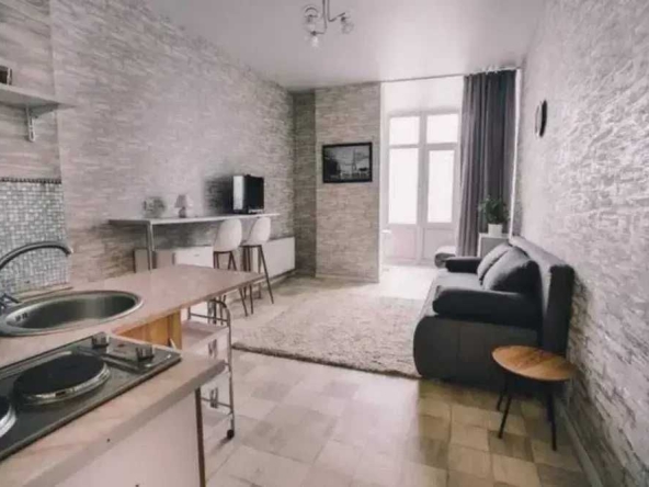 Дава се под наем Едностаен апартамент в София, Център - 45 кв.м за 321.3 € - Снимка #1