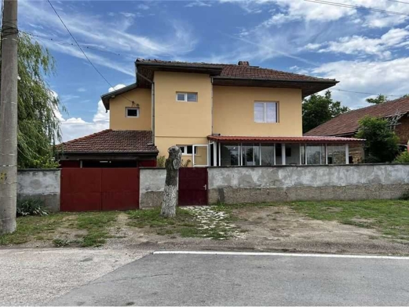 Къща в с. Иваново, Област Русе - 240 кв.м за 327 €/кв.м - Снимка #1