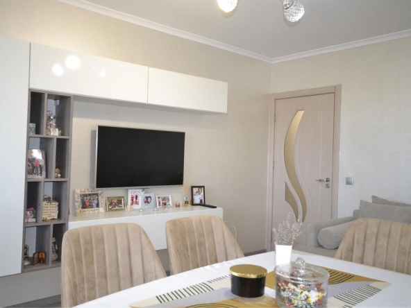 Тристаен апартамент в Хасково, Бадема - 62 кв.м за 1398 €/кв.м - Снимка #1