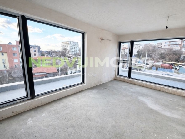 Тристаен апартамент в Варна, Бриз - 90 кв.м за 1111 €/кв.м - Снимка #1