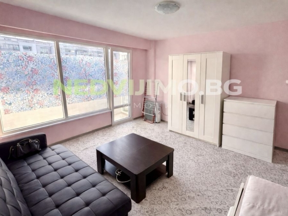 Дава се под наем Двустаен апартамент в Варна, Левски - 48 кв.м за 373.83 € - Снимка #1