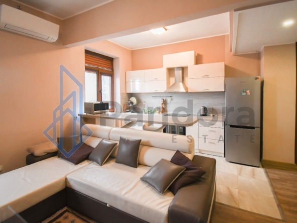 Дава се под наем Двустаен апартамент в София, Център - 78 кв.м за 528.36 € - Снимка #1