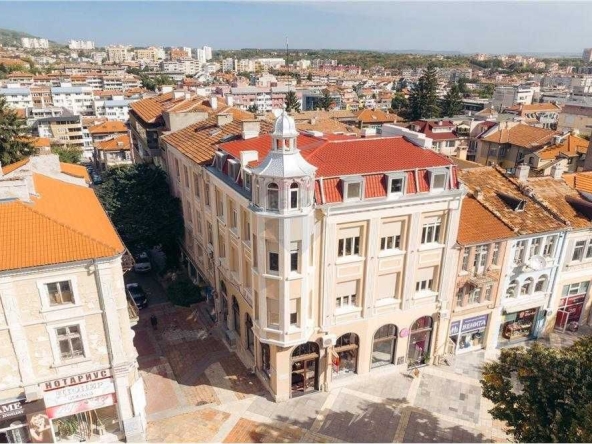 Офис в Шумен, Център - 392 кв.м за 1562 €/кв.м - Снимка #1