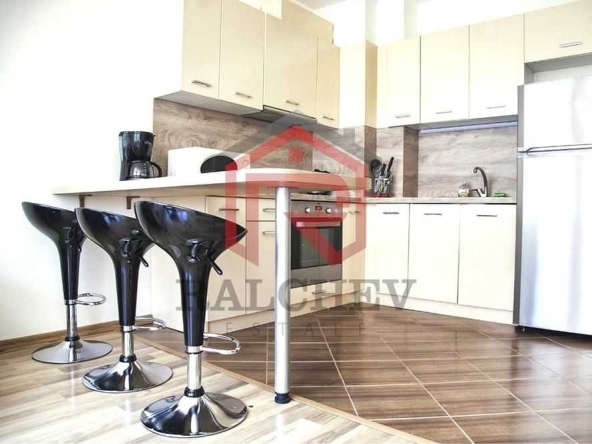 Дава се под наем Двустаен апартамент в Варна, Базар Левски - 65 кв.м за 612 € - Снимка #1