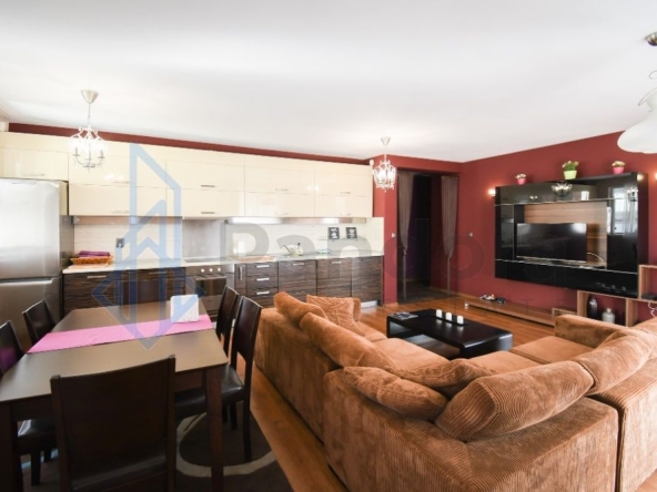 Дава се под наем Тристаен апартамент в София, Хладилника - 110 кв.м за 648.21 € - Снимка #1