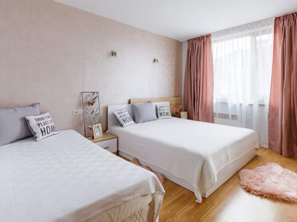 Дава се под наем Двустаен апартамент в Банско - 76 кв.м за 378.93 € - Снимка #1