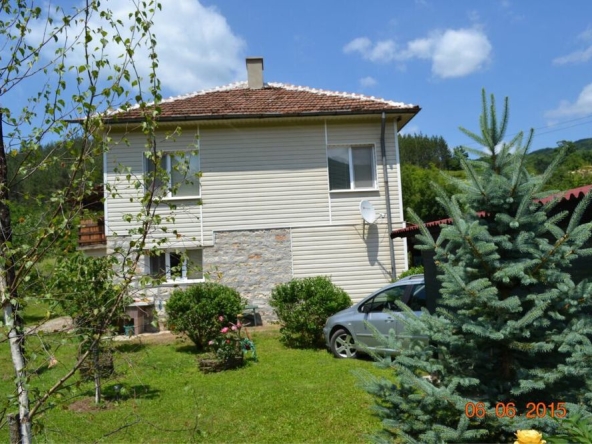 Къща в с. Горна Лука, Област Монтана - 310 кв.м за 76 €/кв.м - Снимка #1