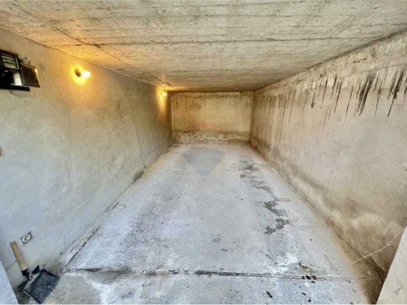 Гараж / Паркомясто в Русе, Център - 18 кв.м за 1077 €/кв.м - Снимка #1